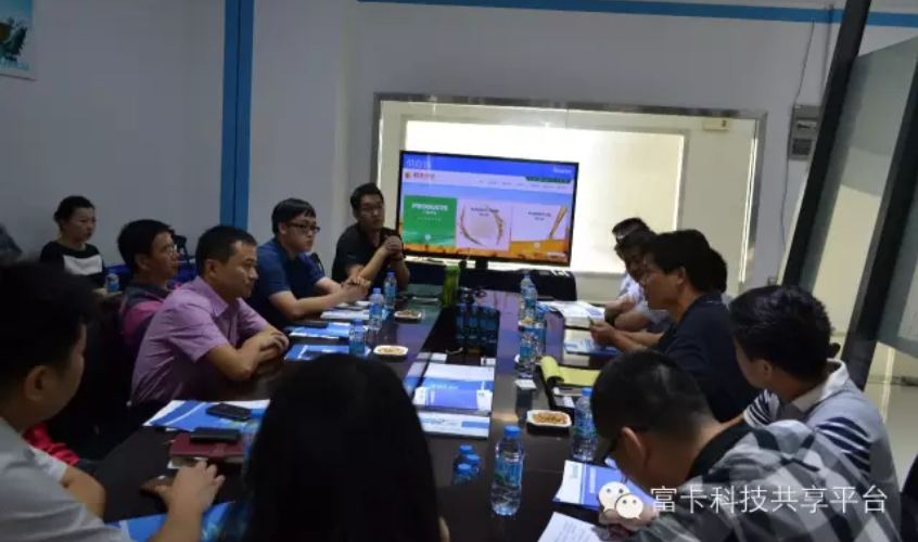 松山湖管委會卓主任、清華大學(xué)專家和各大風(fēng)投代表到富卡總部參觀考察